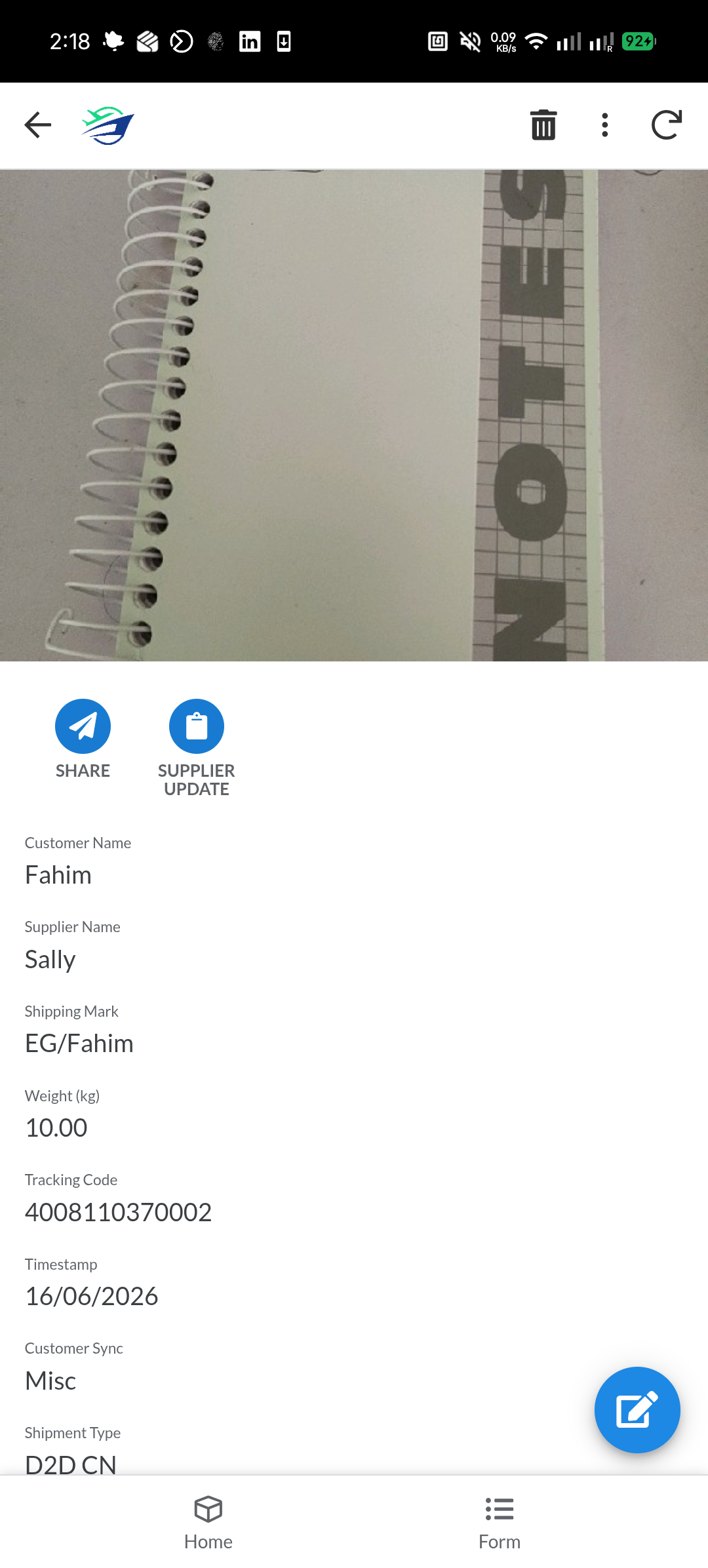 Easy Global tracker screen mockup 3
